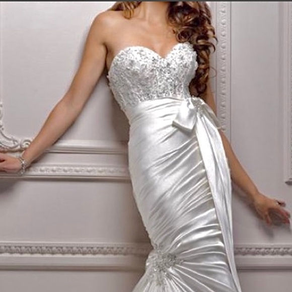 🪞 NEW Maggie soterro designs flower crystal corset bridal satin dress gown
